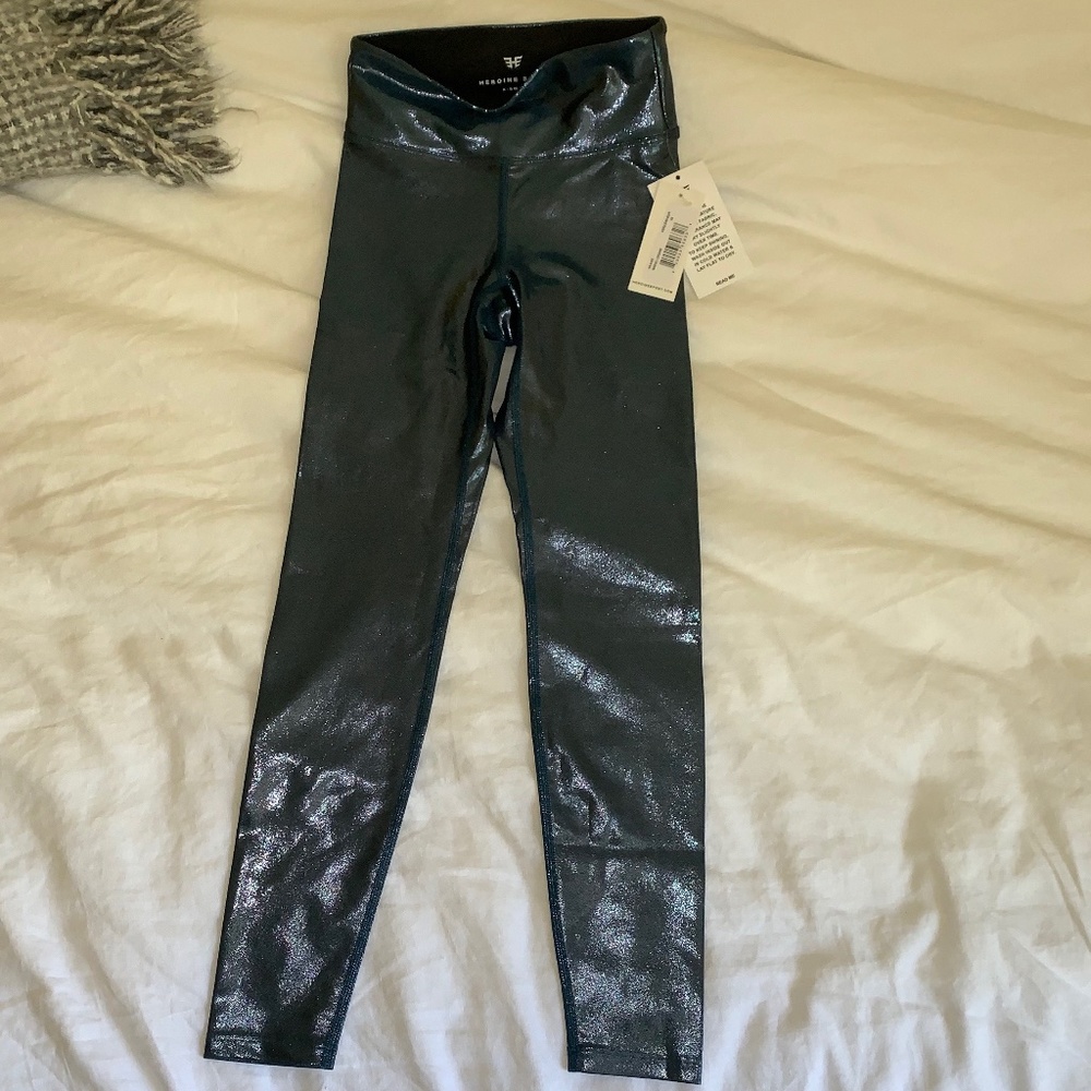 NWT HEROINE SPORT MARVEL LEGGINGS